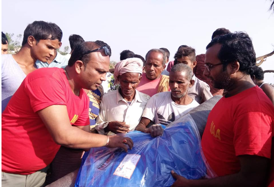 बाराका हावाहुरीबाट प्रभावित क्षेत्रमा 'मा' द्वारा राहत वितरण